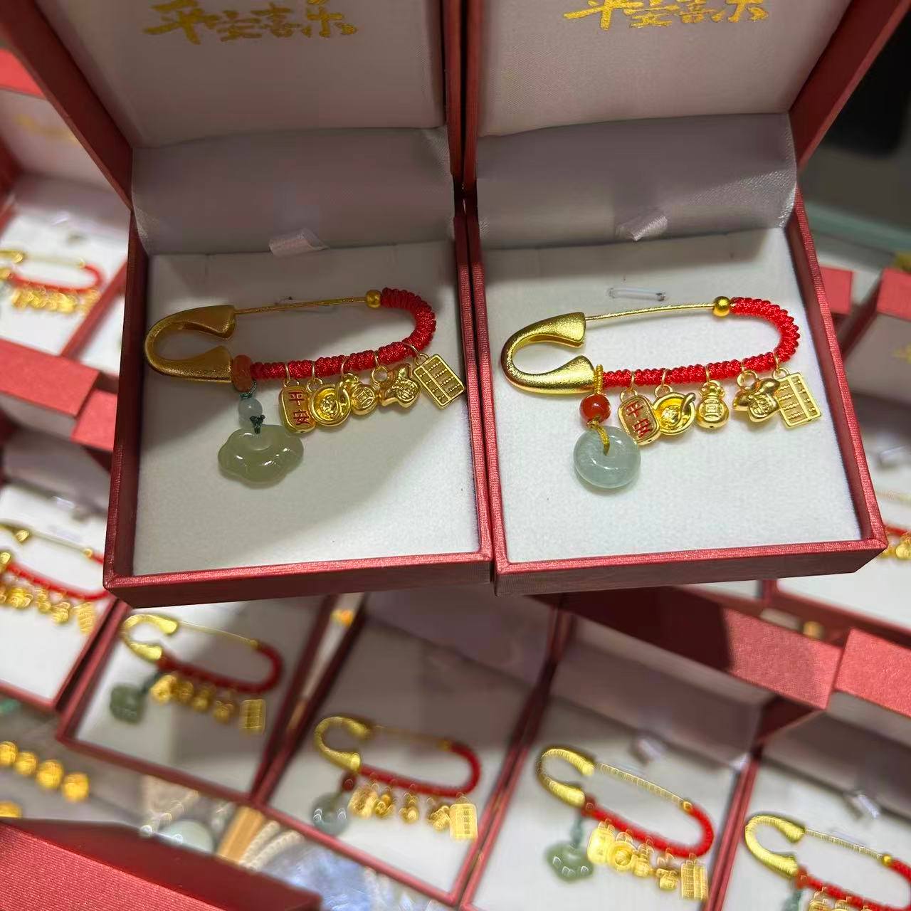 24K Gold Lucky Pin