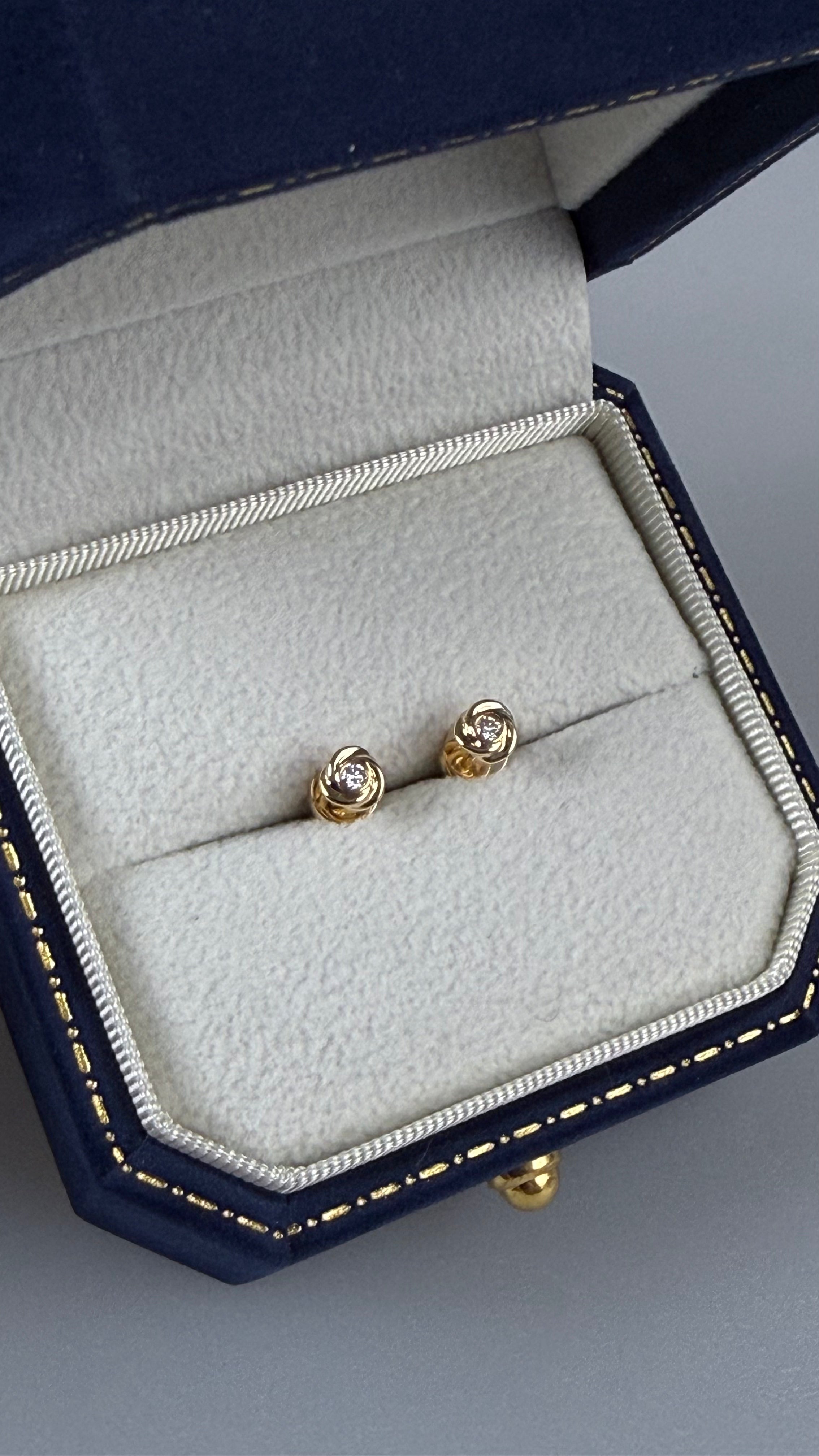 Round Earrings